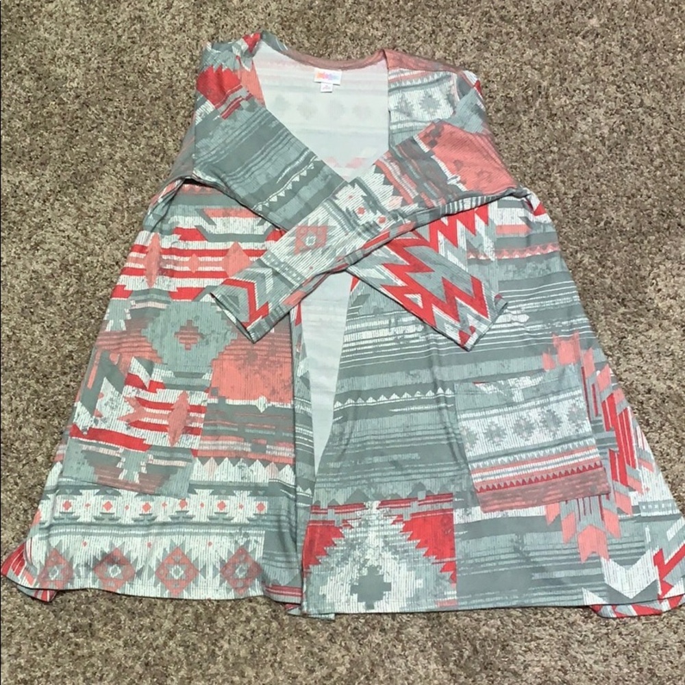 Lularoe Caroline cardigan grey red Aztec print